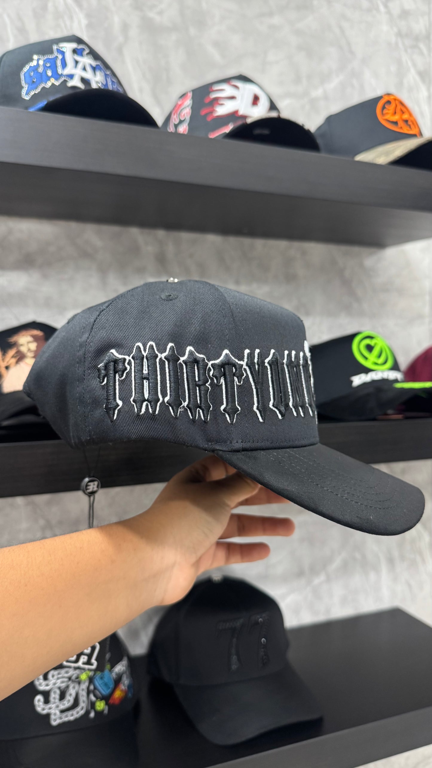 31 HATS “KILLS” INCLUYE LLAVERO