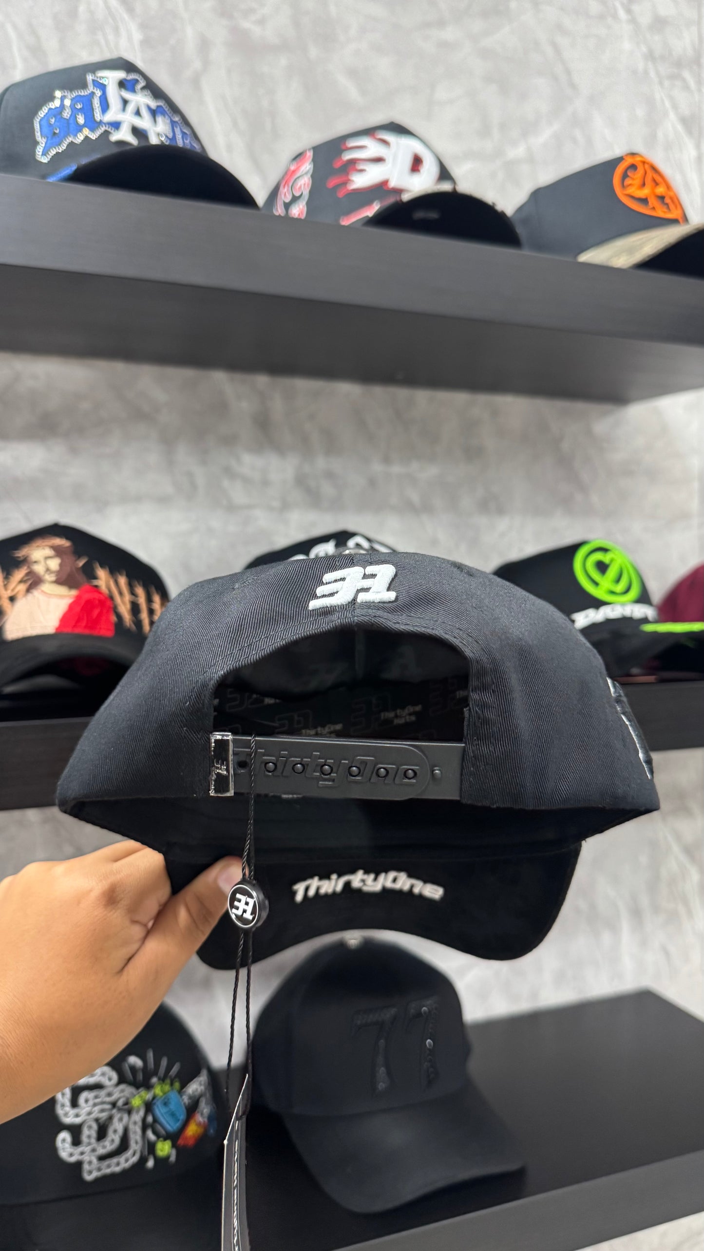31 HATS “KILLS” INCLUYE LLAVERO