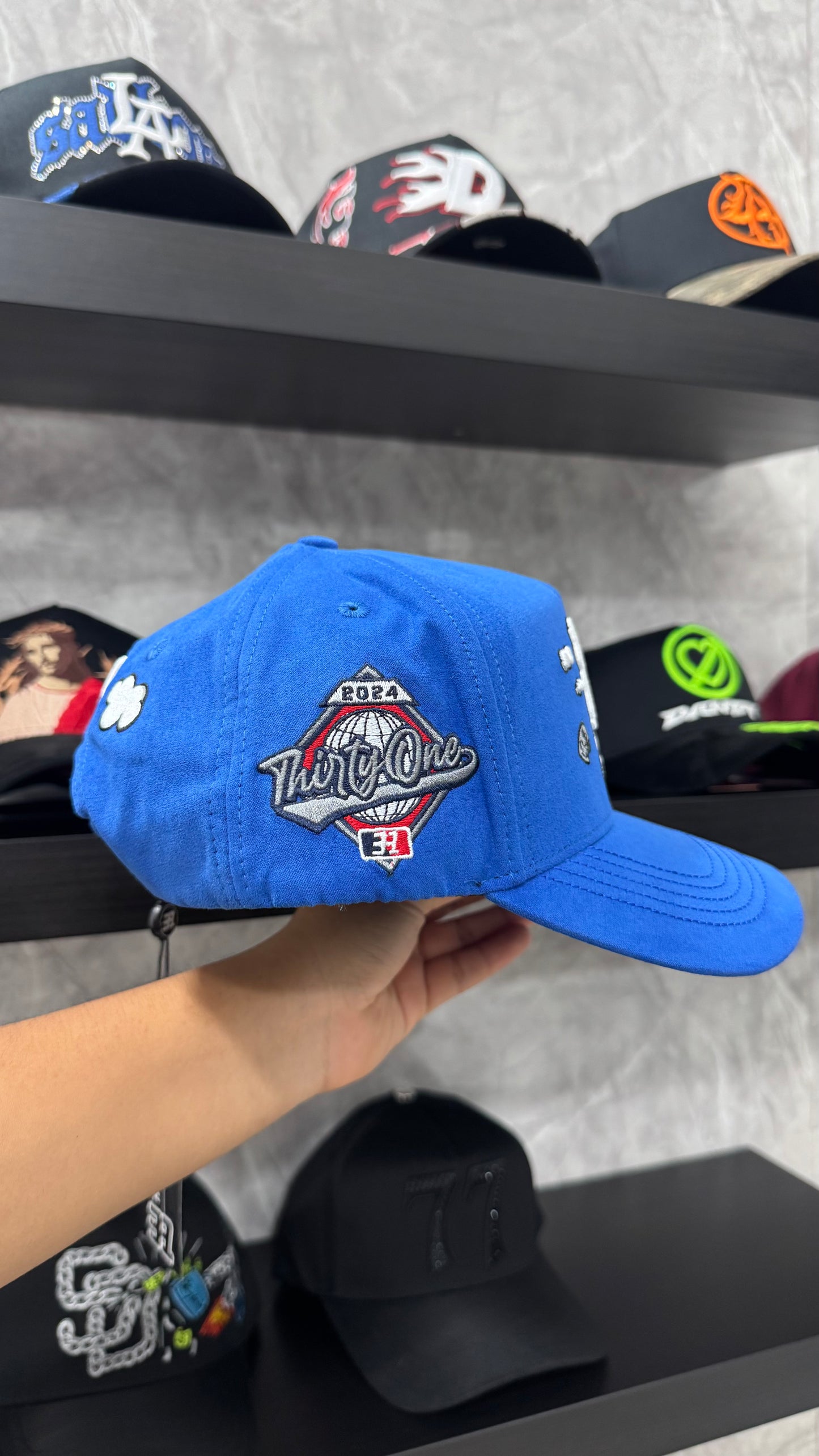 31 HATS “LA CLOUDS”