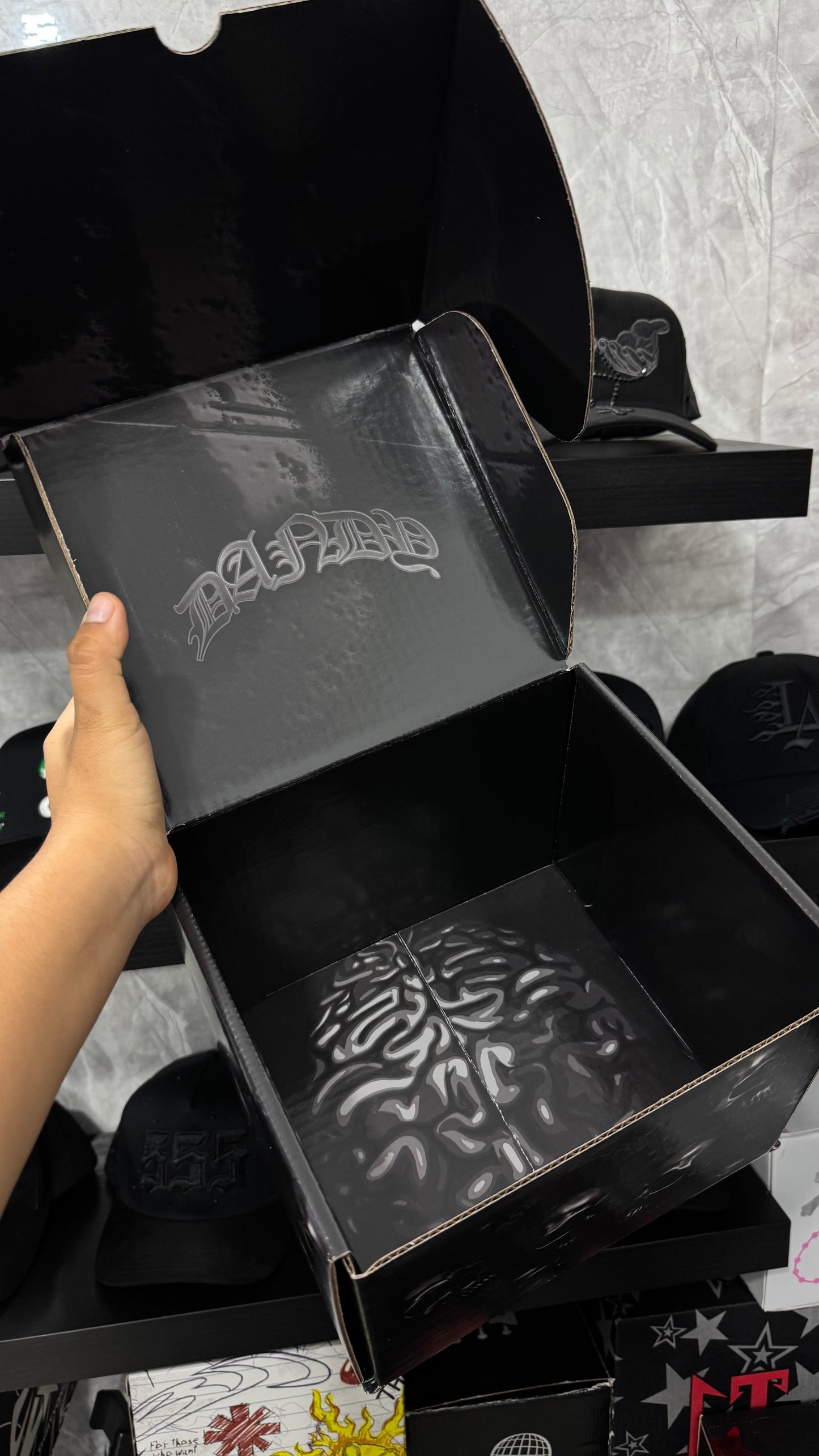 DANDY HATS “NY SKELLY” (INCLUYE CAJA) ENUMERADA 500/2000