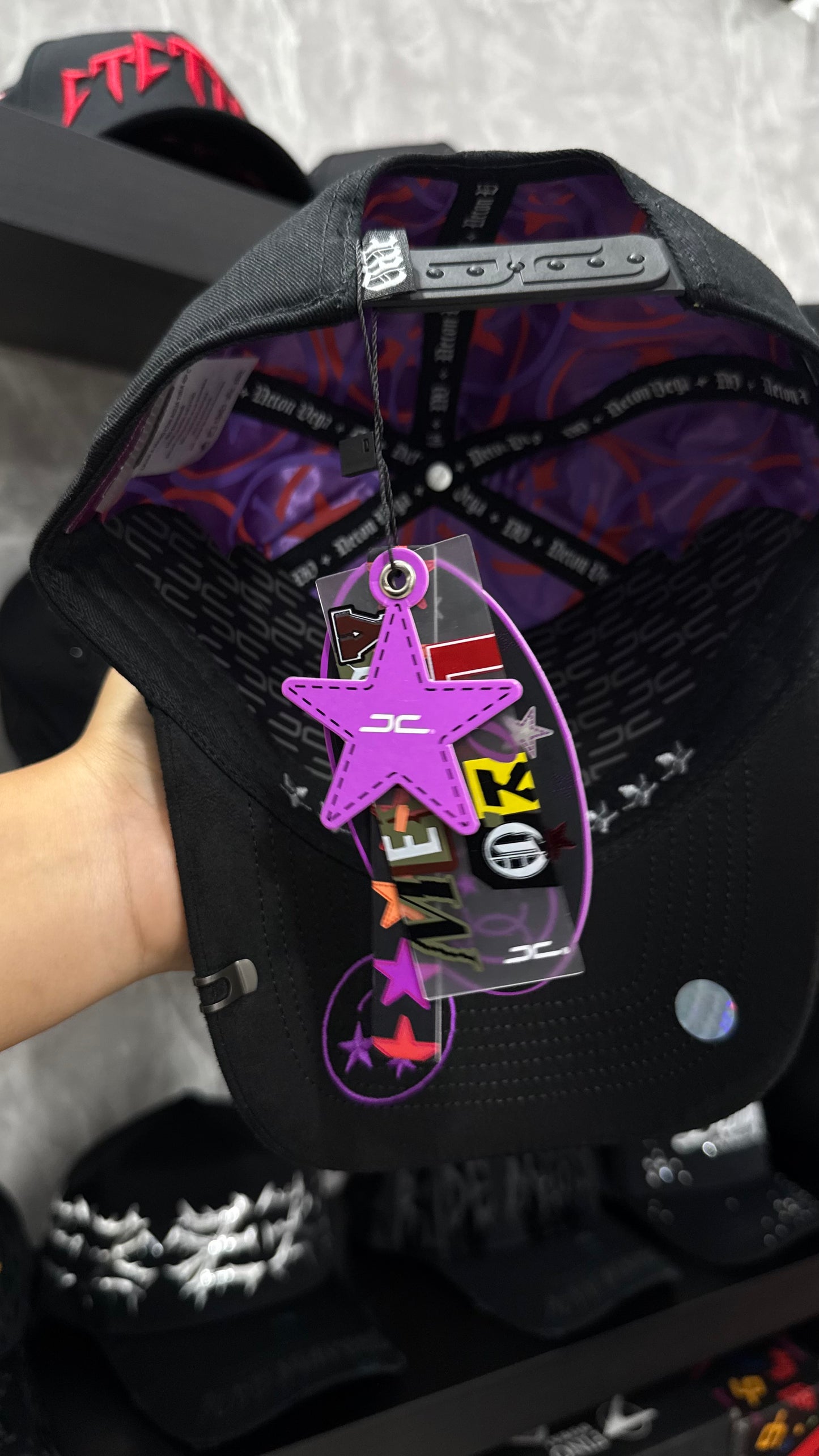 JC HATS X NETON “LOCO” (FULL SET: CAJA, CUBREPOLVO, CERTIFICADO)