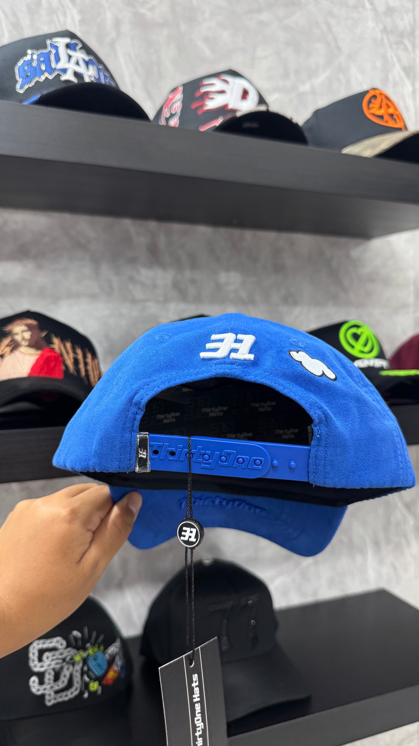 31 HATS “LA CLOUDS”