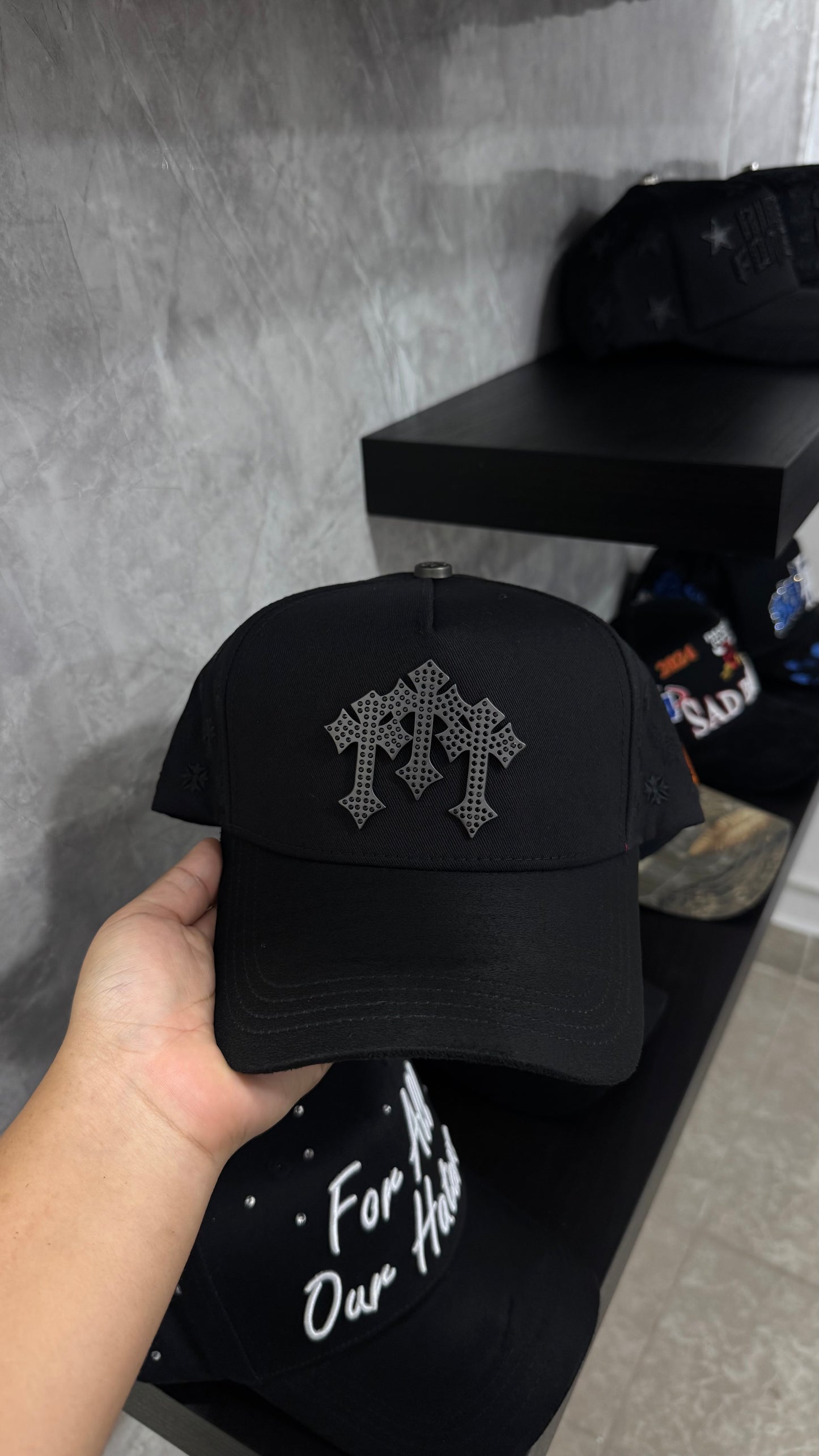 BARBAS HATS X RICH THE KID “CHROME BLACK” CON CAJA