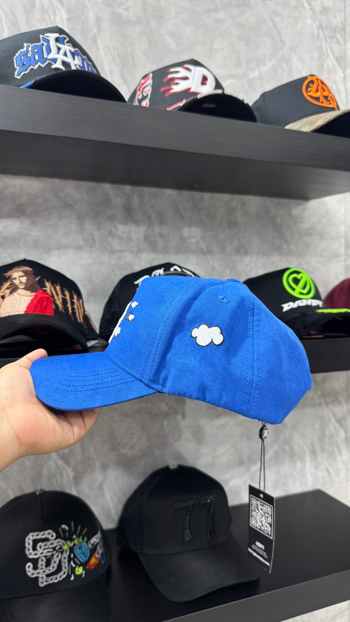31 HATS “LA CLOUDS”