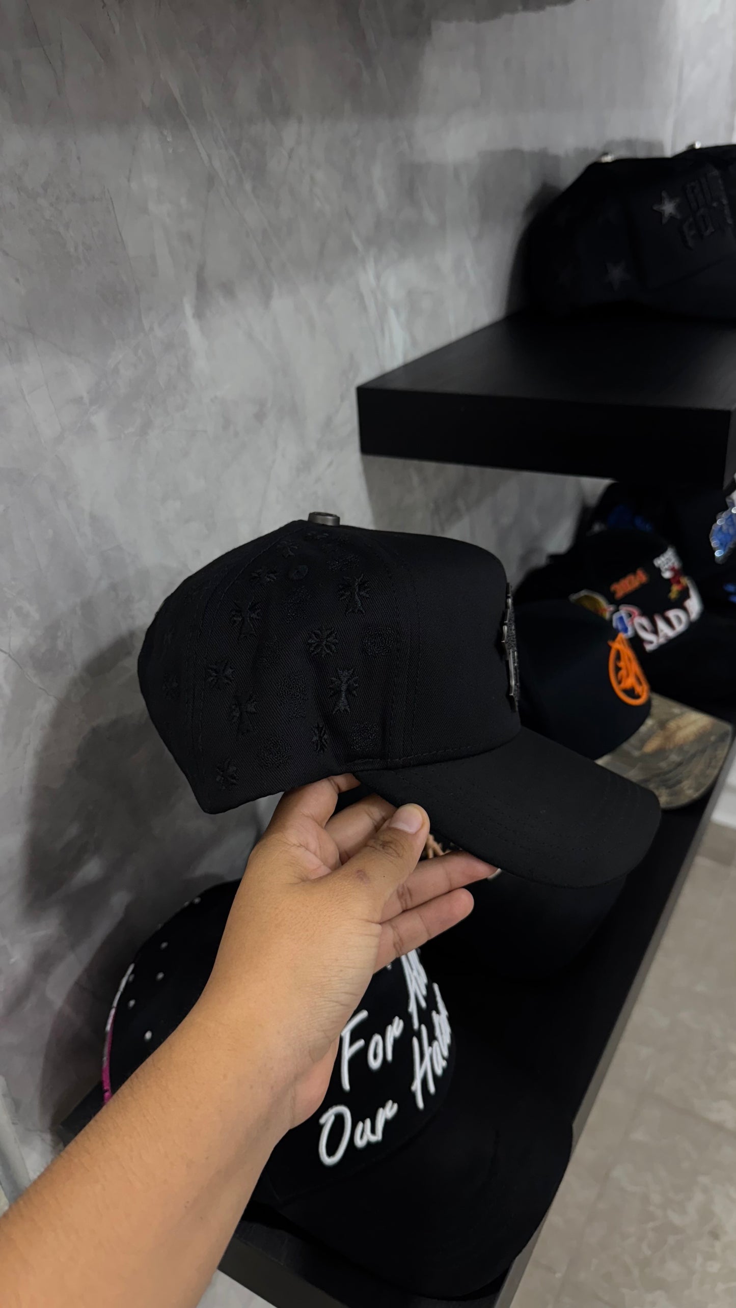 BARBAS HATS X RICH THE KID “CHROME BLACK” CON CAJA