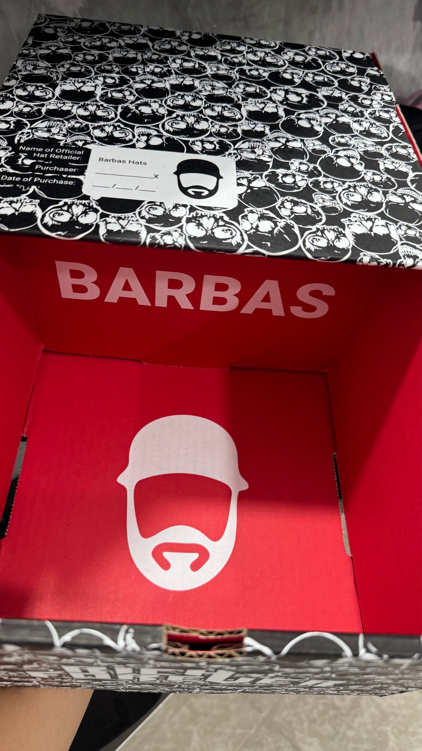 BARBAS HATS X RICH THE KID “CHROME BLACK” CON CAJA