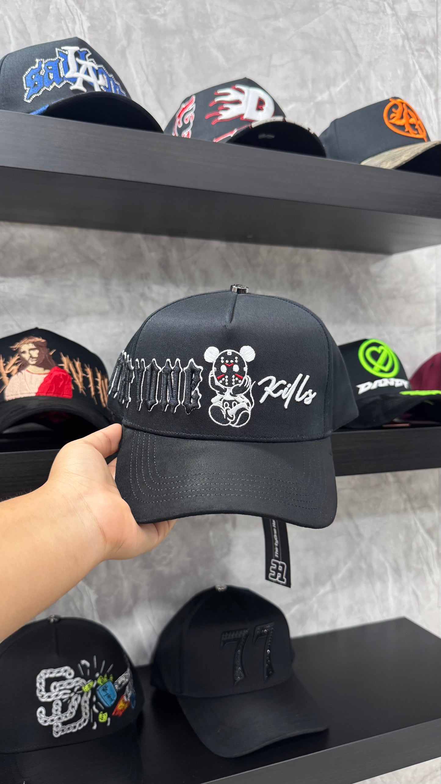31 HATS “KILLS” INCLUYE LLAVERO