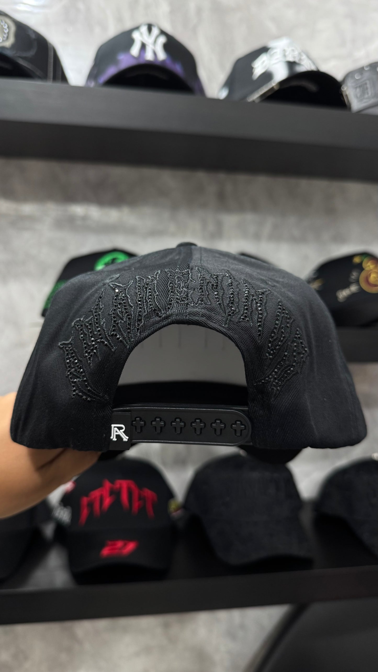RUDE AWAKENING “CRISTO CRISTALS BLACK”