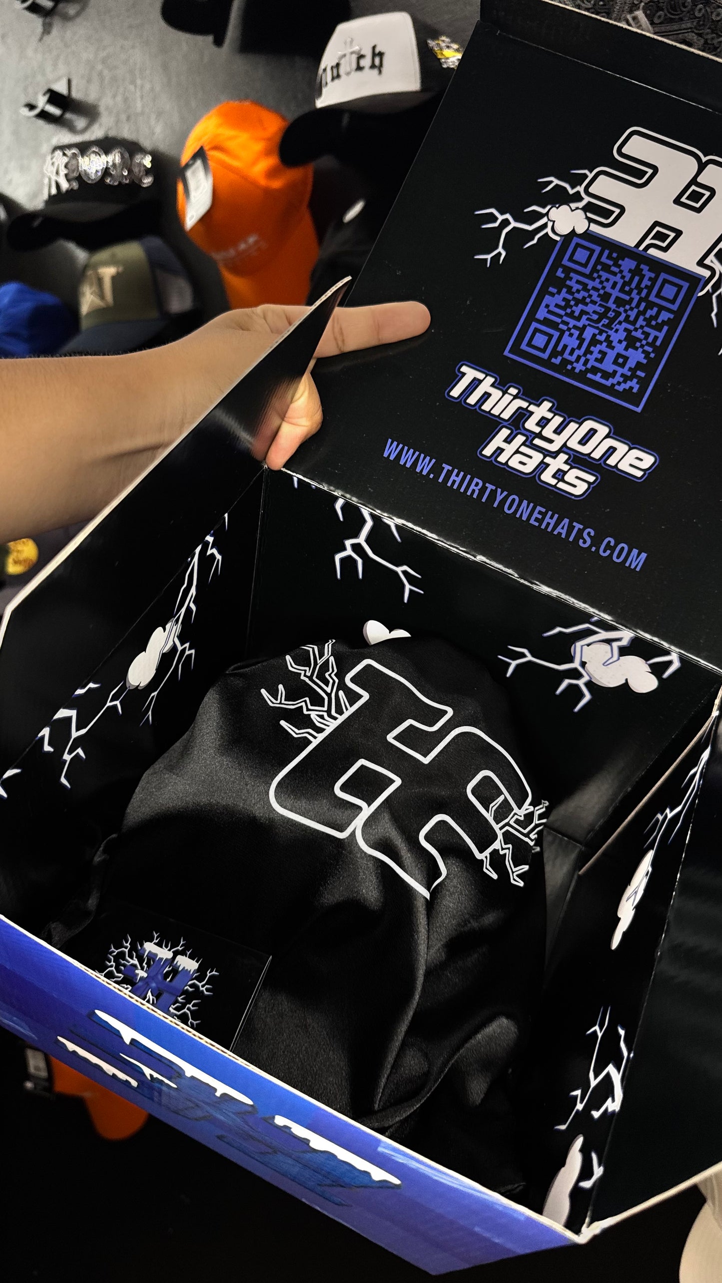 31 HATS “ LA ELECTRIC”