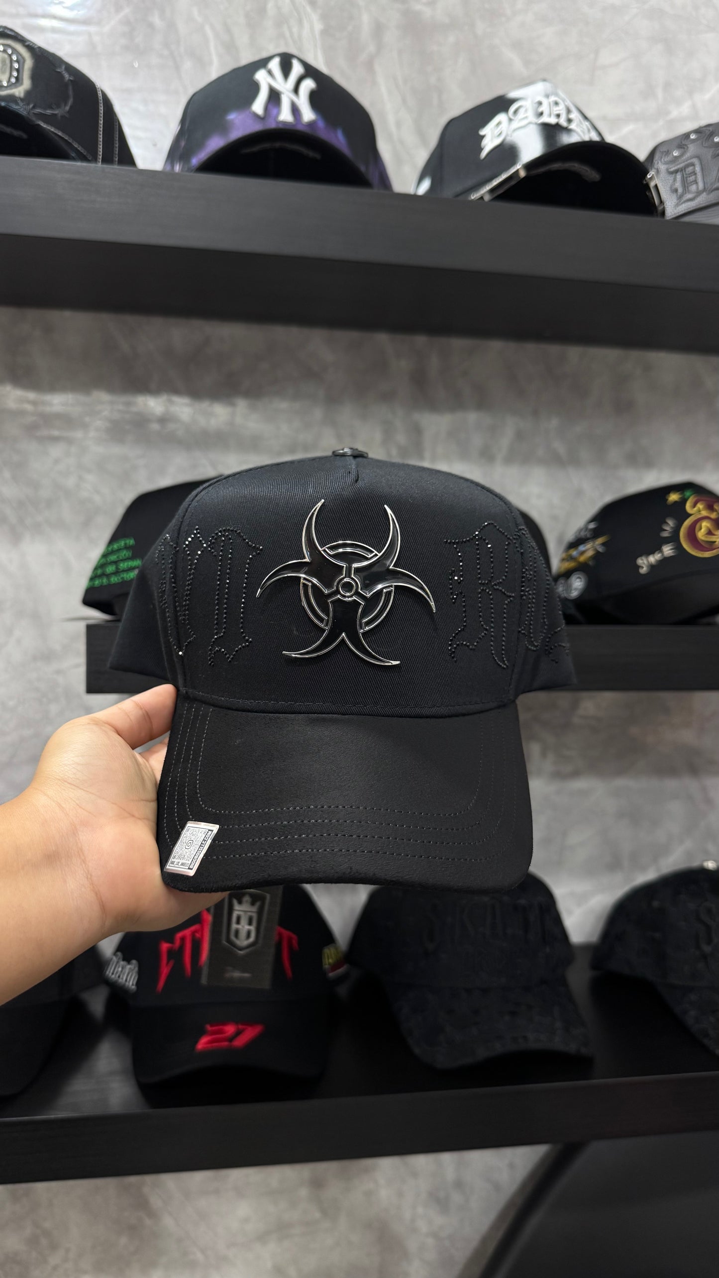 BIGG BOSS “EL VIRUS”