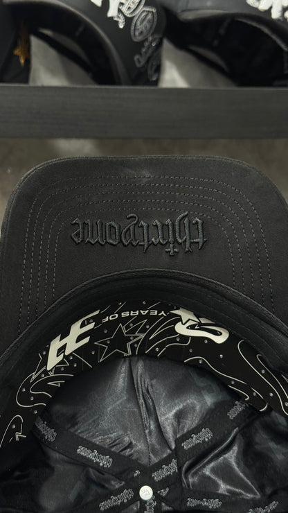 31  HATS "VS THE WORLD" ( INCLUYE CAJA Y CLIP)