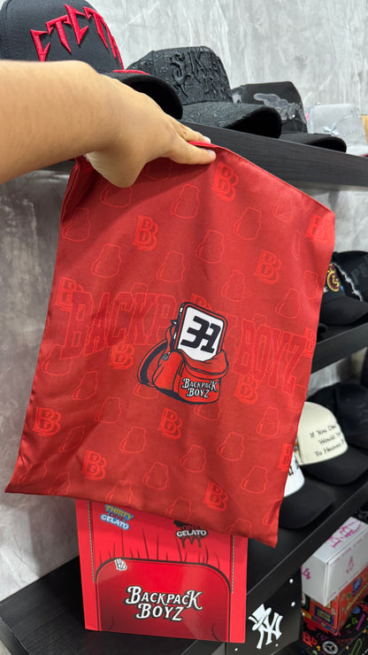 31 HATS FULL SET MOCHILA (CAJA, CUBREPOLVO, LLAVERO, PAQUETE DE STICKERS, CERTIFICADO, PAQUETE DE PINES, AIR FRESHENER, KEYCHAIN)