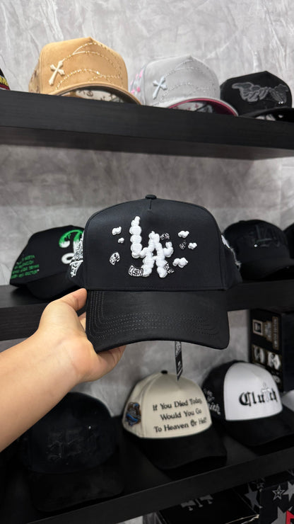 31 HATS “NUBES NEGRAS”