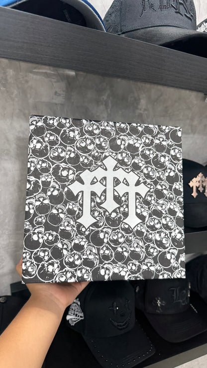 BARBAS HATS X RICH THE KID “CHROME BLACK” CON CAJA