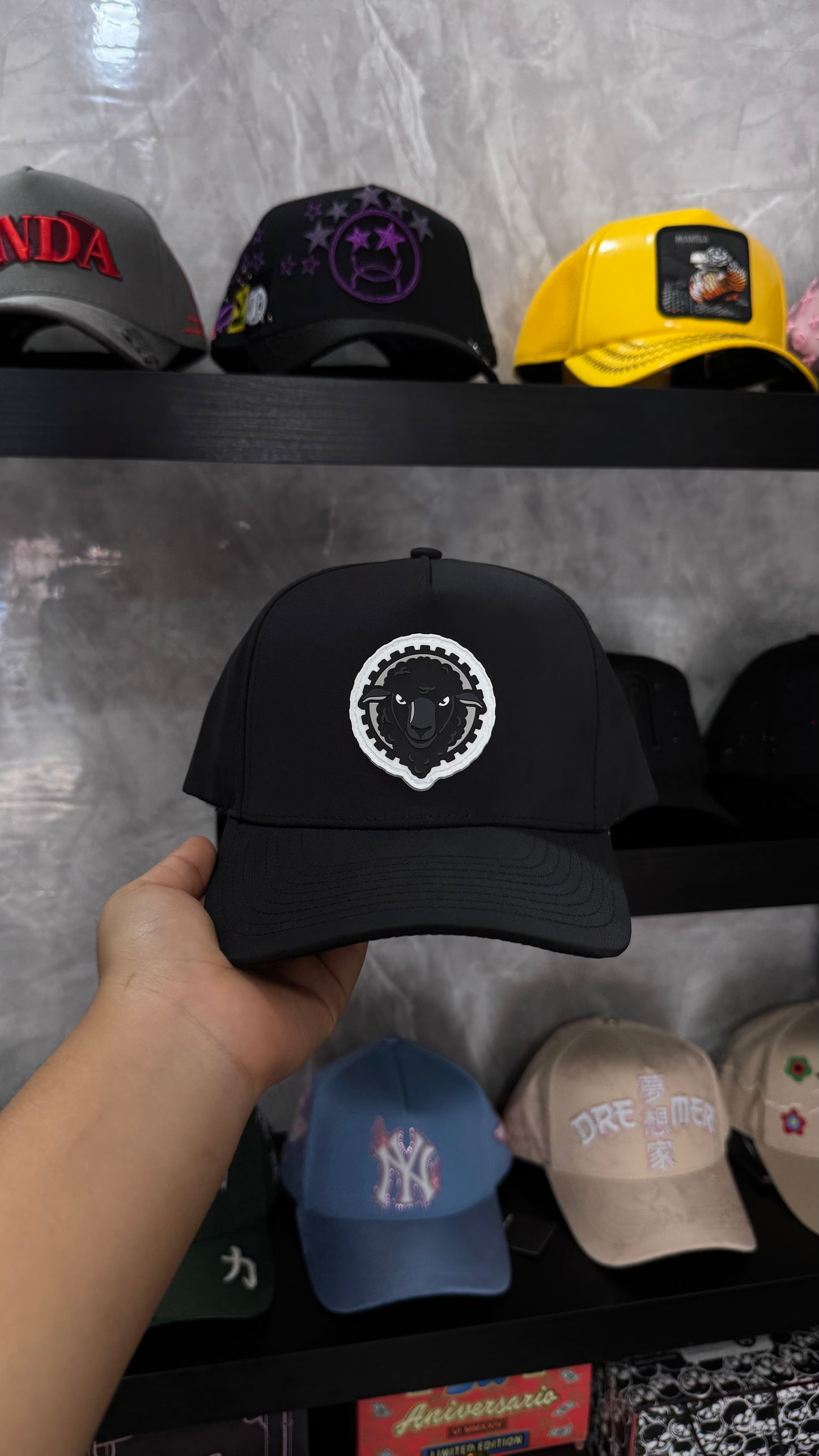 MT BRAND “OVEJA NEGRA”