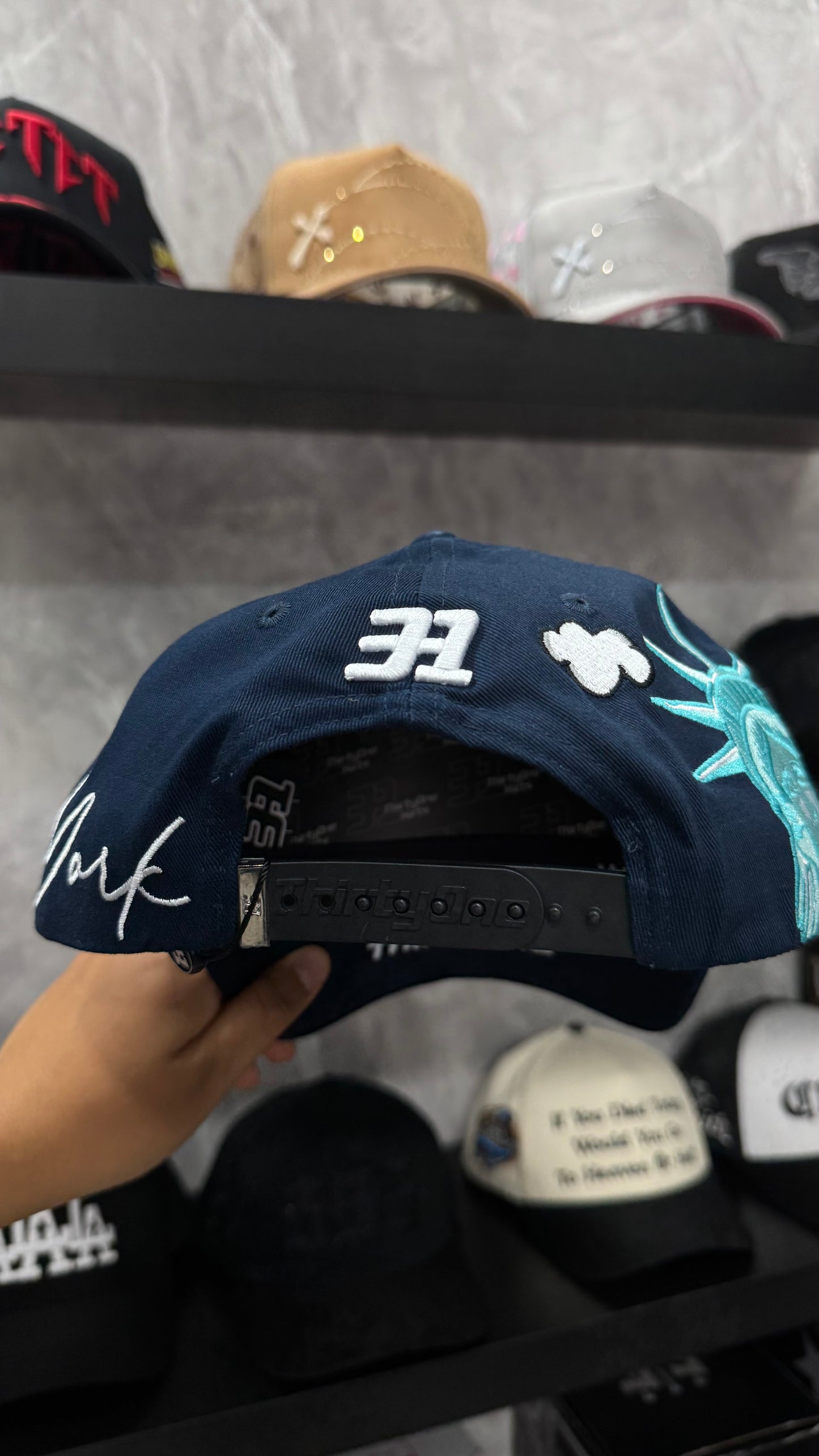 31 HATS “1 ANIVERSARIO”