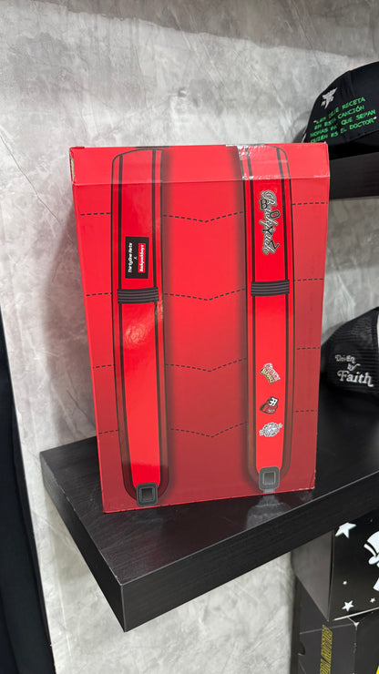 31 HATS FULL SET MOCHILA (CAJA, CUBREPOLVO, LLAVERO, PAQUETE DE STICKERS, CERTIFICADO, PAQUETE DE PINES, AIR FRESHENER, KEYCHAIN)