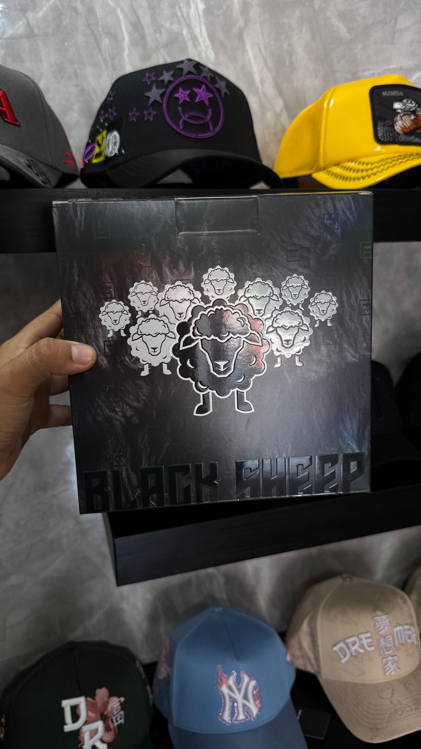 MT BRAND “OVEJA NEGRA”